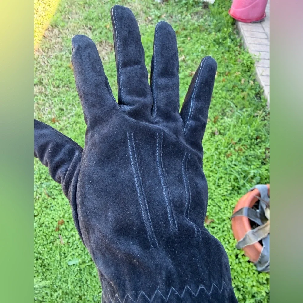 OUTBROOK Vintage Women's Black Suede Gloves Elegant Winter Accessory New Sz-M. W